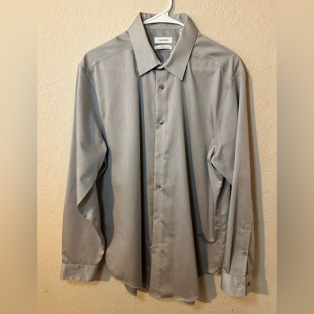 Calvin Klein Men's slim fit Dress Shirt